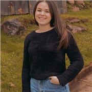 Me llamo Maddi, y este año estoy sacandome el titulo de monitora de ajedrez. Solo me quedan las practicas. Y ahora estoy en mi primer año de carrera estudiando un doble grado de Relaciones Laborales y Recursos Humanos + Gestión de Negocio en en UPV/EHU.